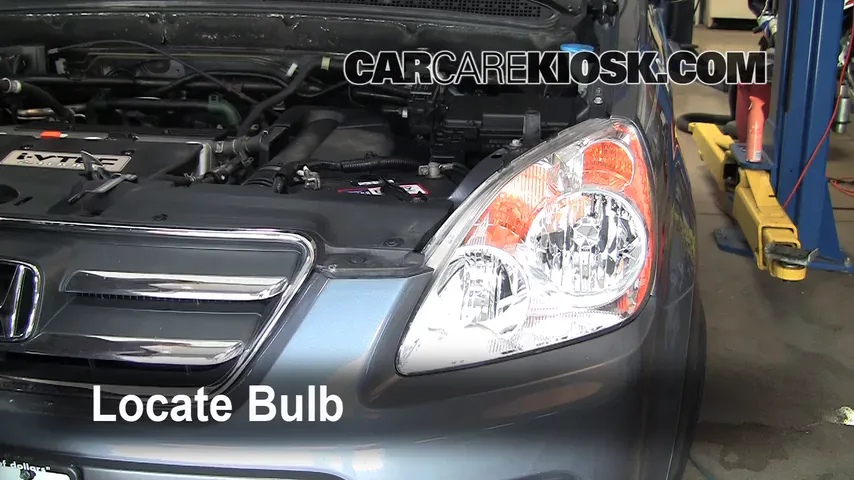 2006 Honda CR-V SE 2.4L 4 Cyl. Lights Turn Signal - Front (replace bulb)